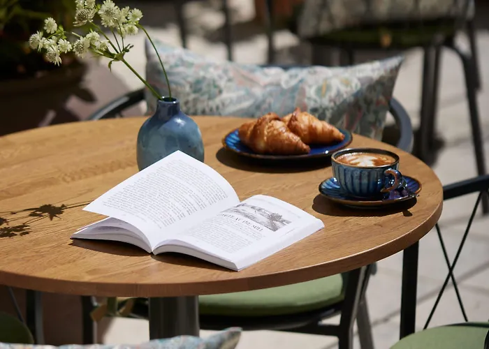 Stradom House, Autograph Collection