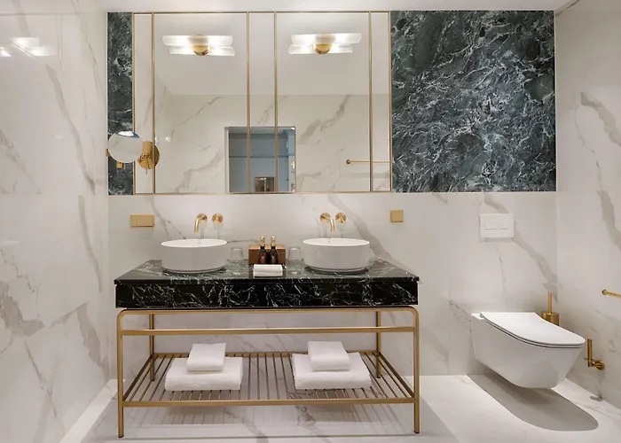 Stradom House, Autograph Collection