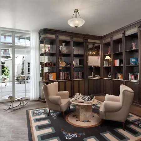 Stradom House, Autograph Collection