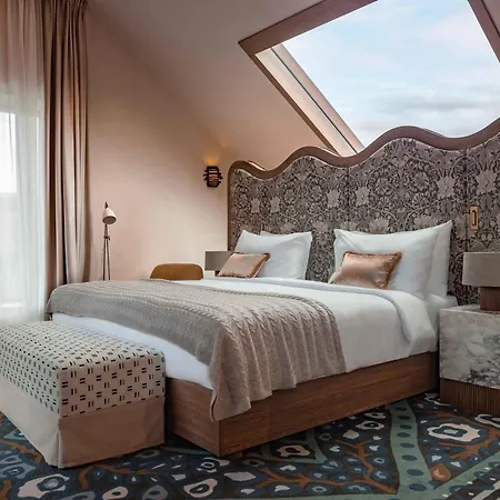 Stradom House, Autograph Collection 5*