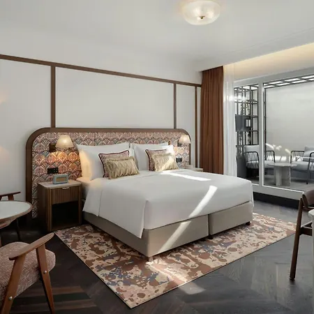 Stradom House, Autograph Collection 5*