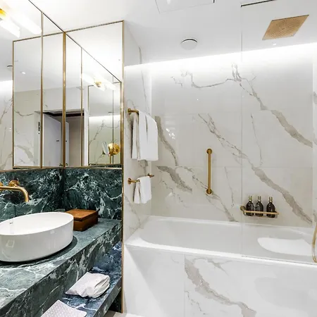 Stradom House, Autograph Collection