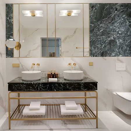 Stradom House, Autograph Collection