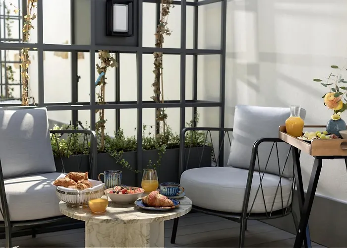 Stradom House, Autograph Collection 5*