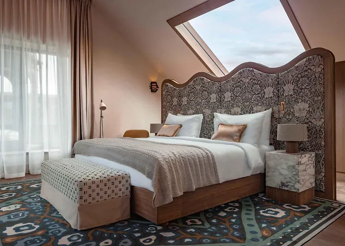 Stradom House, Autograph Collection 5*