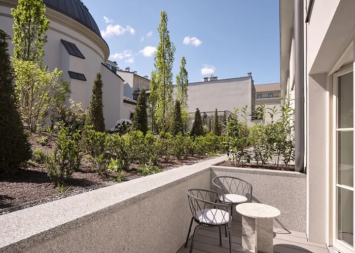 Stradom House, Autograph Collection 5*