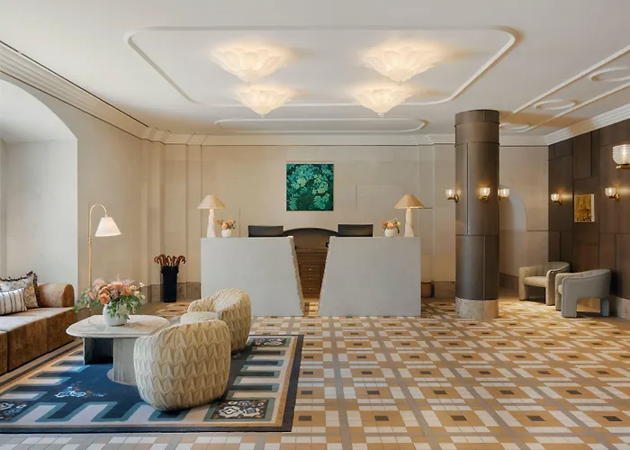 Stradom House, Autograph Collection 5*